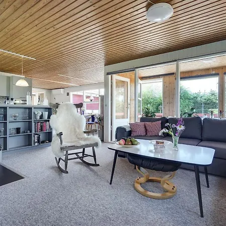 Holiday home Mina - 1-4km From The Sea In Ne Jutland By Interhome Hals