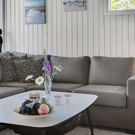 Mina - 1-4km From The Sea In Ne Jutland By Interhome * Hals