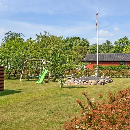 Dom wakacyjny Mina - 1-4km From The Sea By Interhome Hals