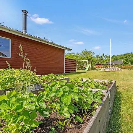 Mina - 1-4km From The Sea By Interhome Hals