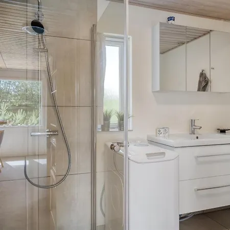 Mina - 1-4km From The Sea By Interhome