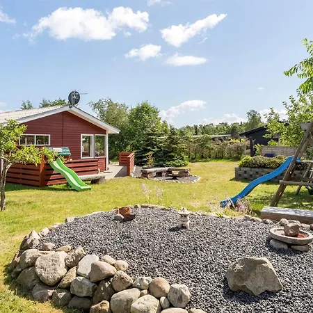 Mina - 1-4km From The Sea By Interhome Hals
